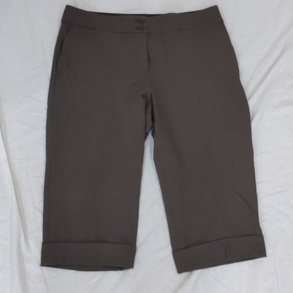 3/$30 Liz Claiborne Audra 16 petite cropped cuffed pants brown
